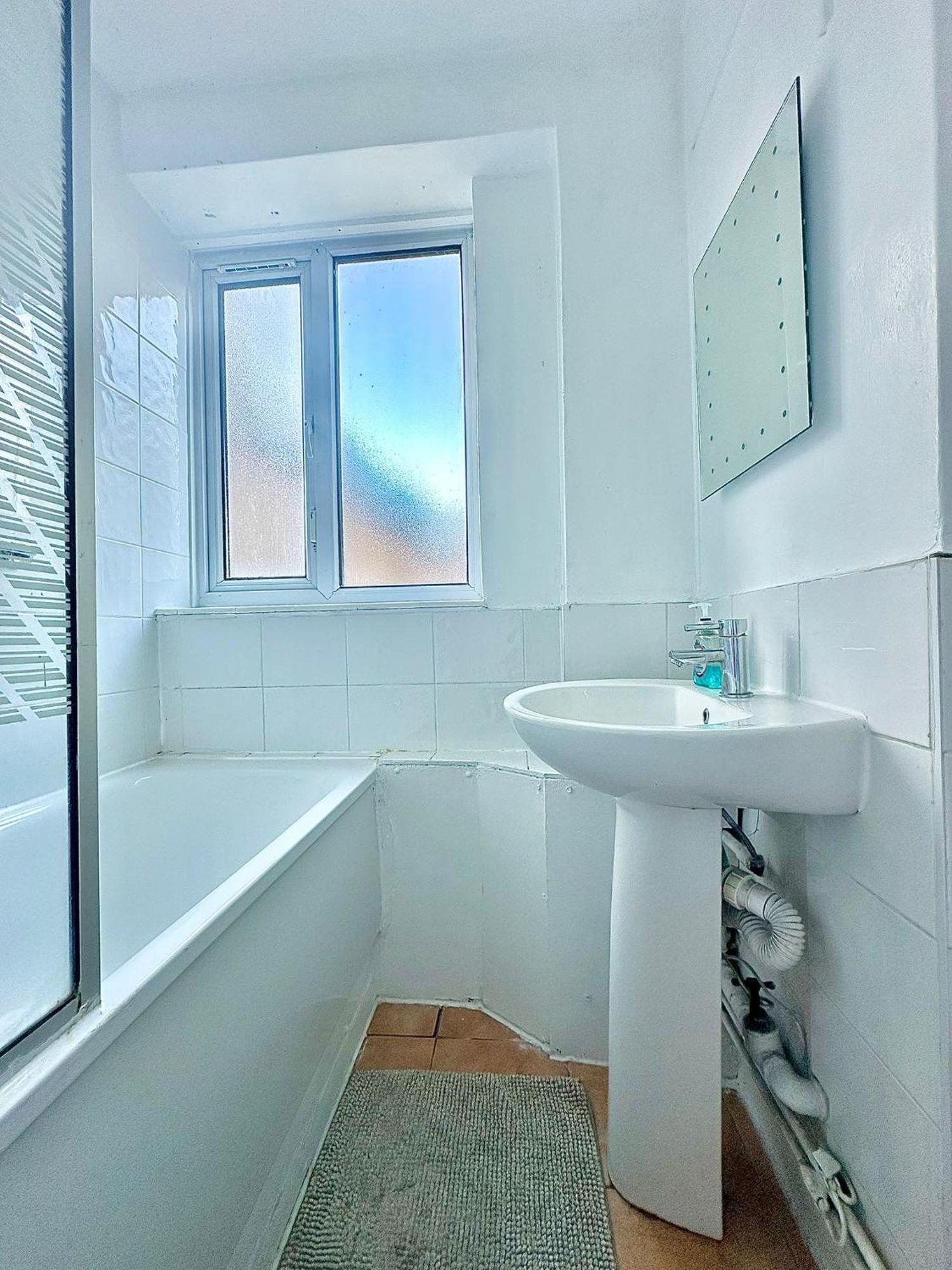 Apartment In Edgware Road London